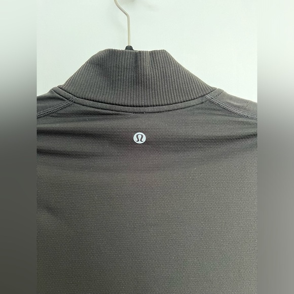 Lululemon quarter-zip - Picture 3 of 5